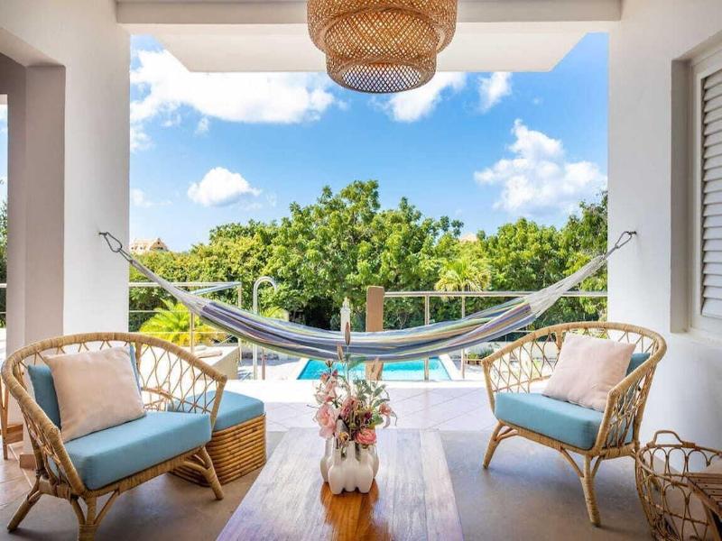 Coral Estate Rentals image