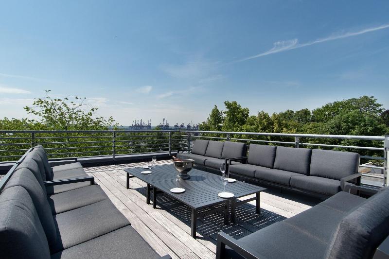 The Suites Rainvilleterrasse image