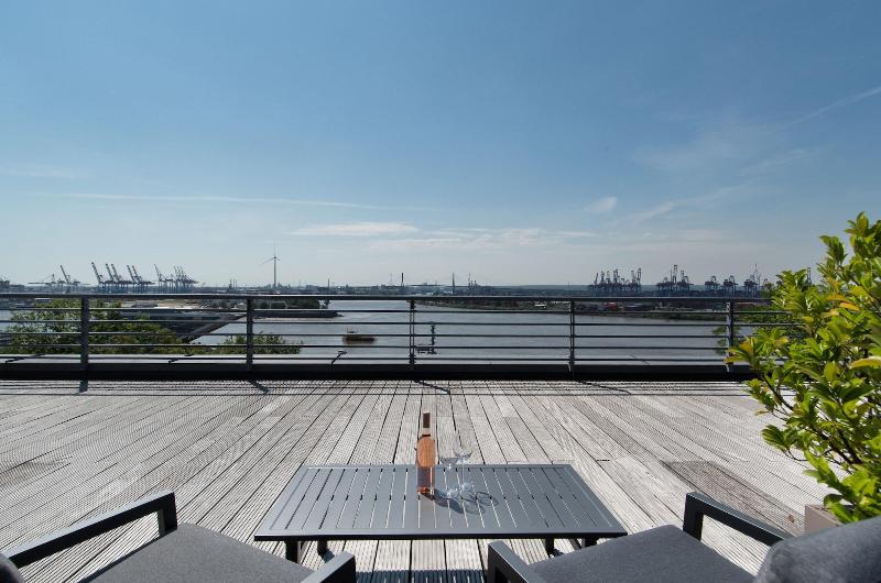 The Suites Rainvilleterrasse image