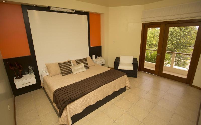 Hotel La Laguna Galapagos image