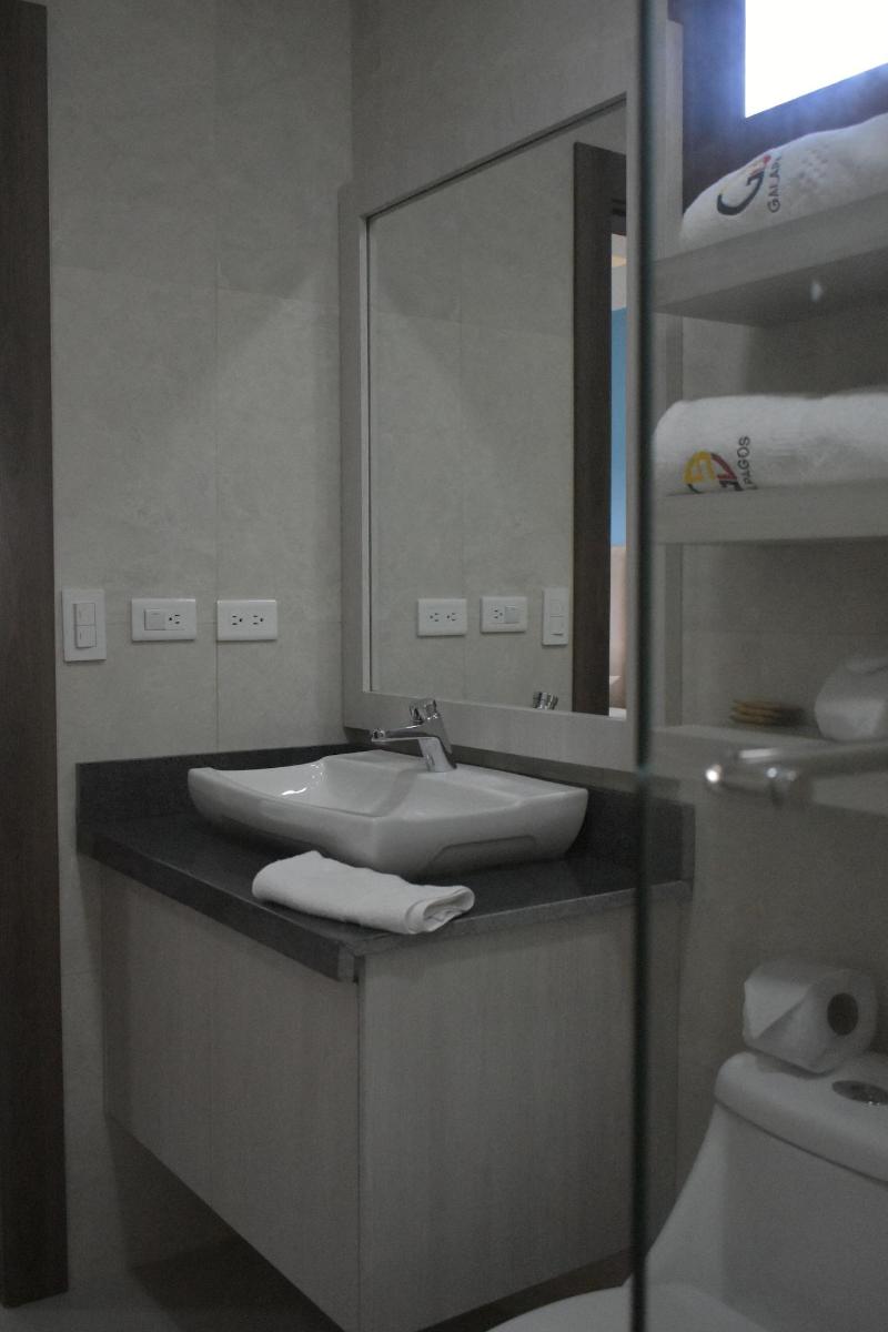 Hotel La Laguna Galapagos image
