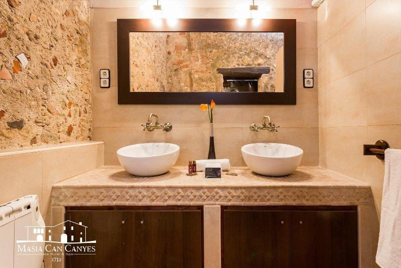 Masia Can Canyes & Spa image