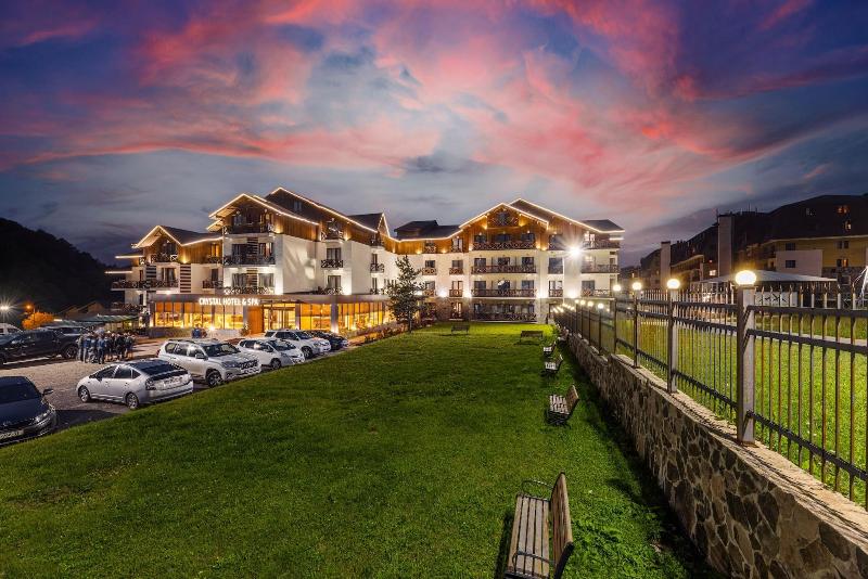 Hotel and SPA Crystal image
