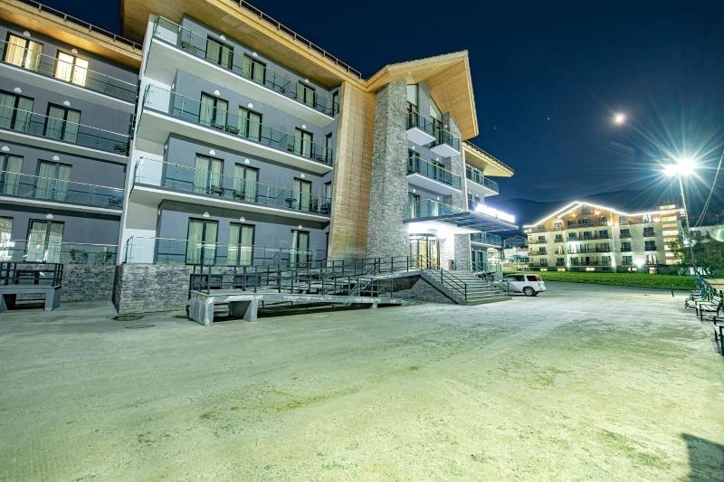 Hotel and SPA Crystal image