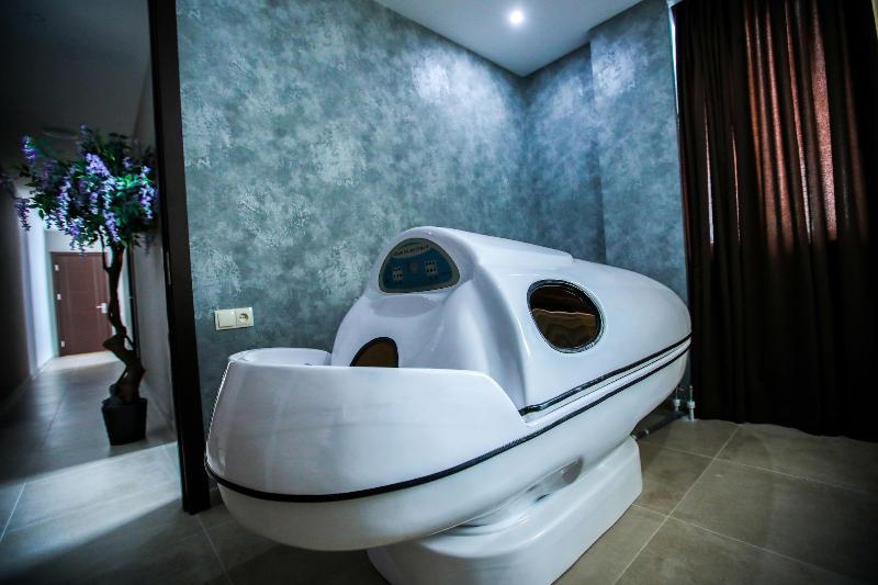 Hotel and SPA Crystal image