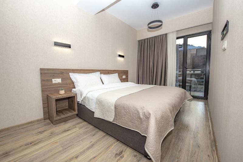 Hotel and SPA Crystal image