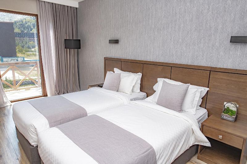 Hotel and SPA Crystal image