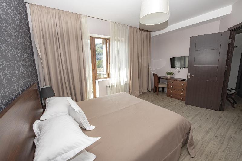 Hotel and SPA Crystal image