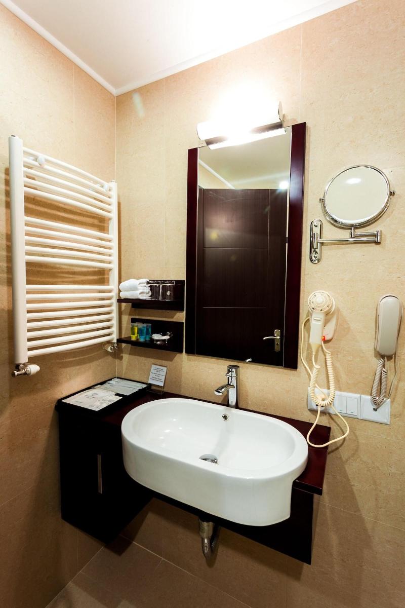 Hotel and SPA Crystal image