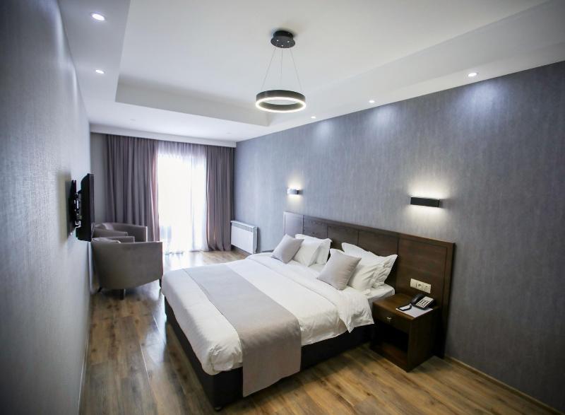 Hotel and SPA Crystal image