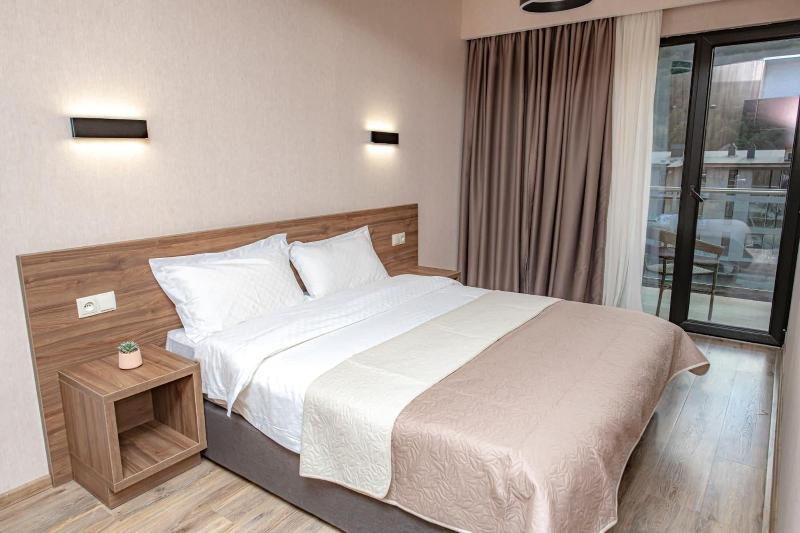 Hotel and SPA Crystal image