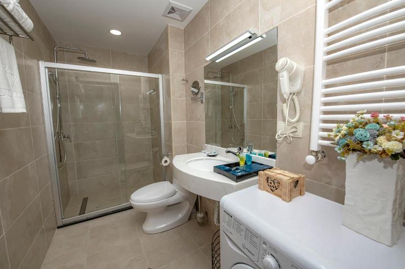 Hotel and SPA Crystal image