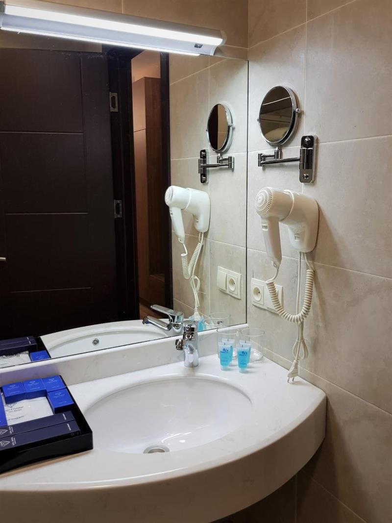 Hotel and SPA Crystal image