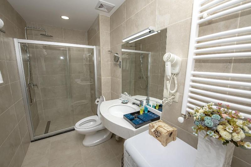 Hotel and SPA Crystal image