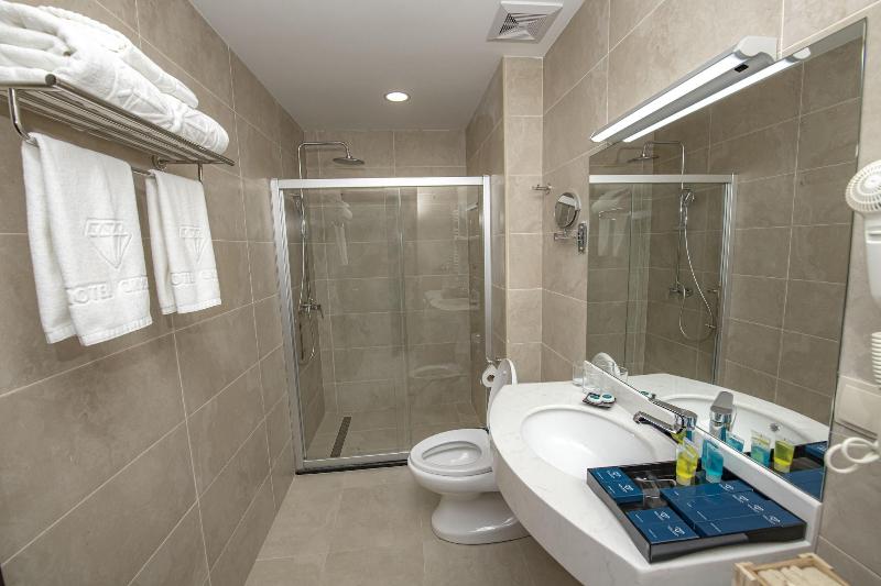 Hotel and SPA Crystal image