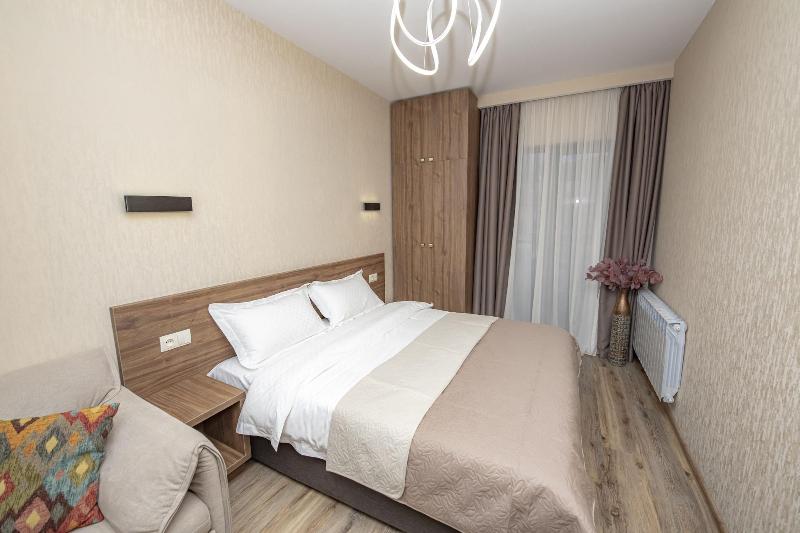 Hotel and SPA Crystal image