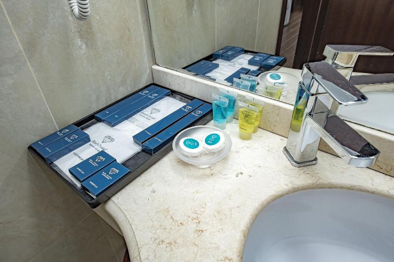 Hotel and SPA Crystal image