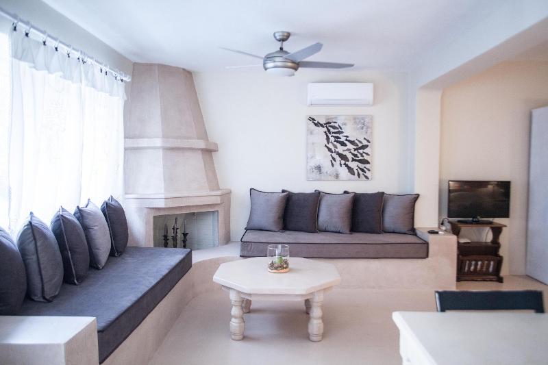 Porto Koundouros Villas image