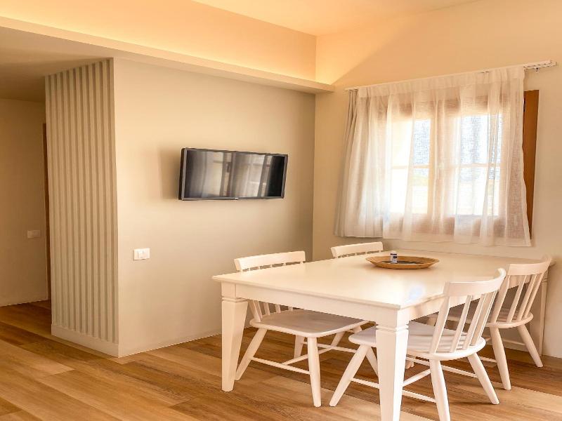 Veranda Rossa Suites image