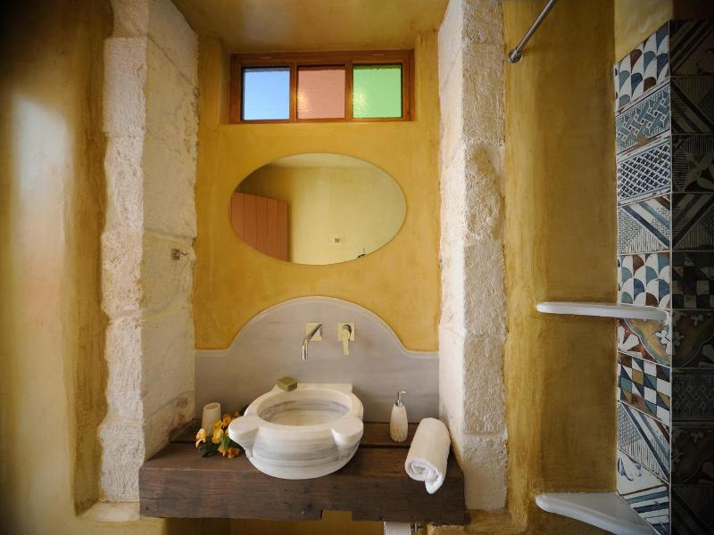 Veranda Rossa Suites image