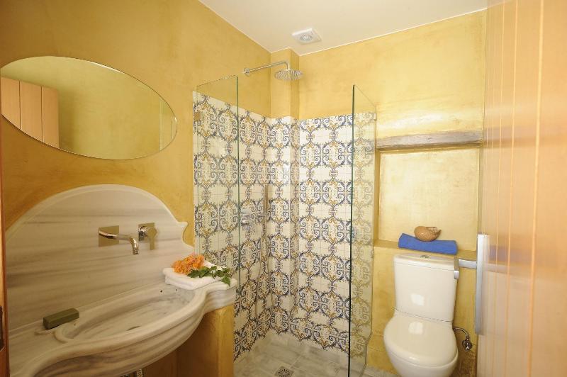 Veranda Rossa Suites image