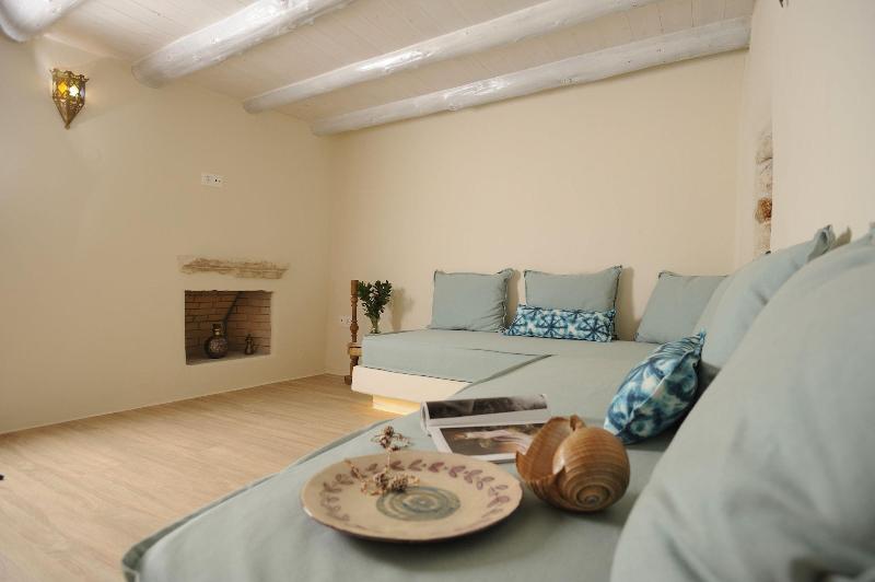Veranda Rossa Suites image