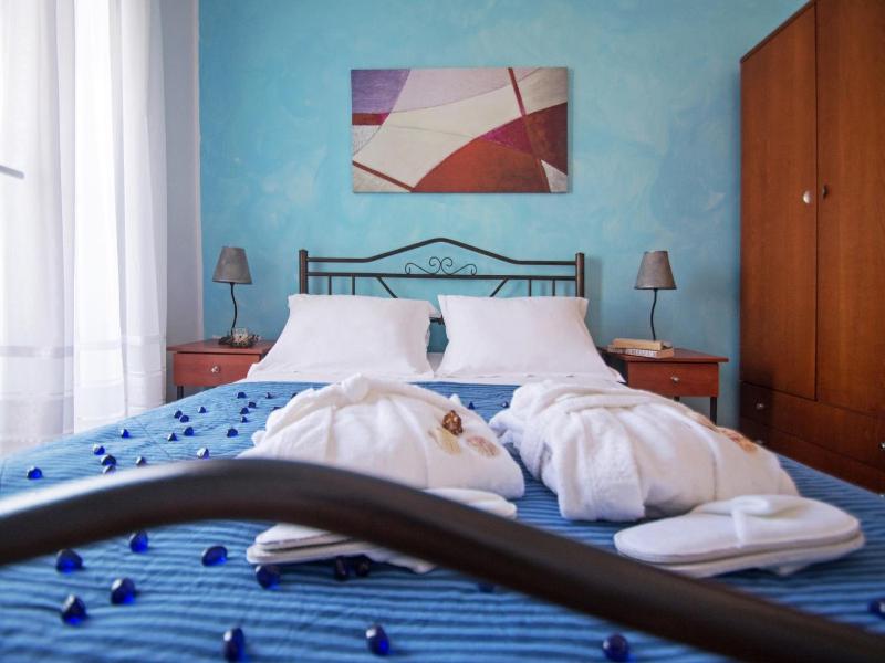 Pantonia Apartments image