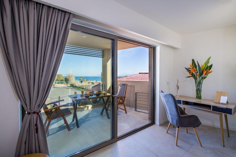 Lilium Luxury Suites - Adults Only image