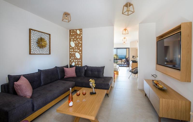 Lilium Luxury Suites - Adults Only image