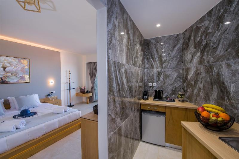 Lilium Luxury Suites - Adults Only image