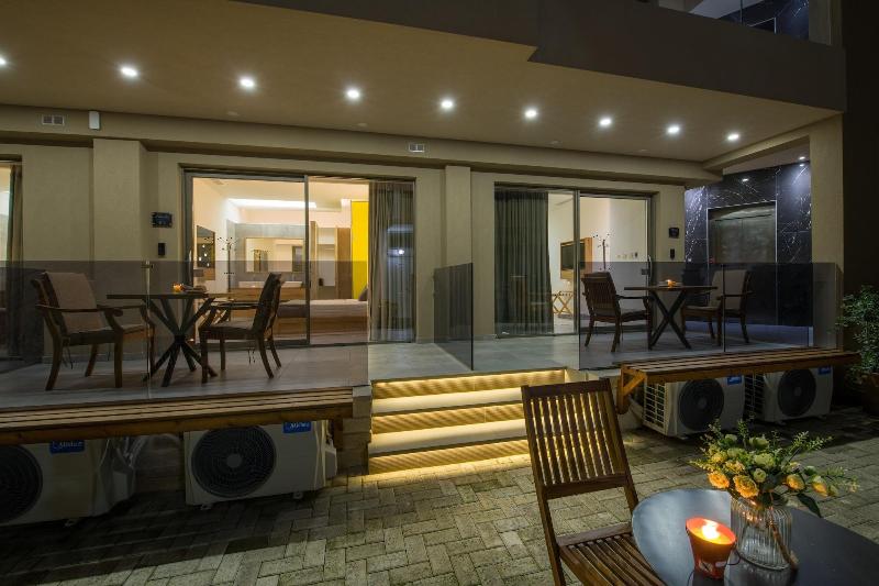 Lilium Luxury Suites - Adults Only image