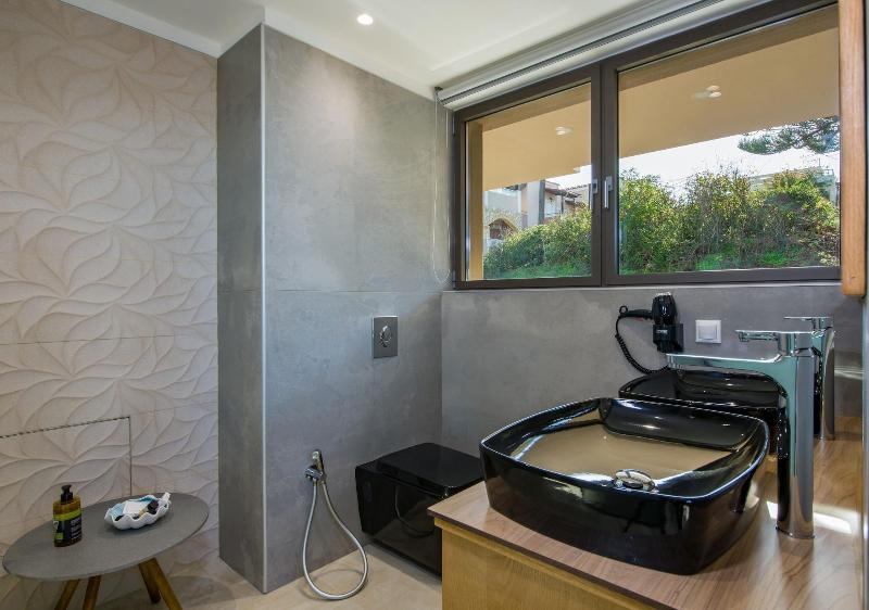 Lilium Luxury Suites - Adults Only image
