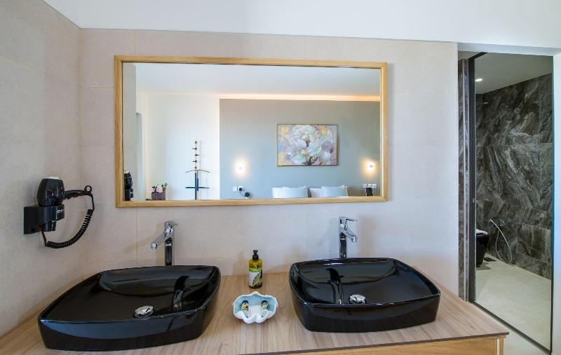 Lilium Luxury Suites - Adults Only image