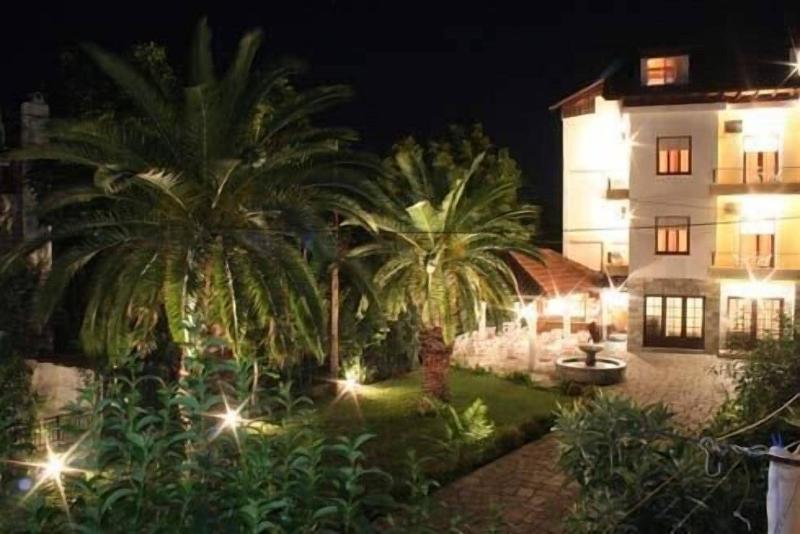 Hotel Vicky image