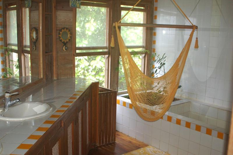 Roatan Bed & Breakfast Apartments image