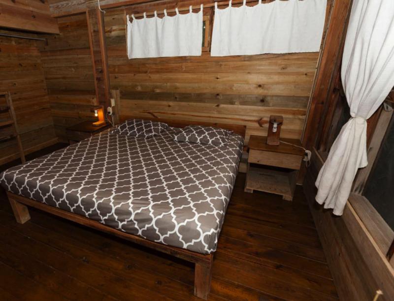 Roatan Bed & Breakfast Apartments image