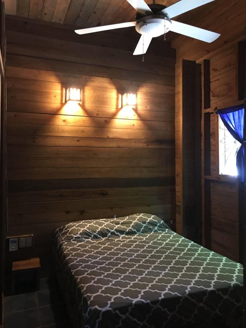 Roatan Bed & Breakfast Apartments image