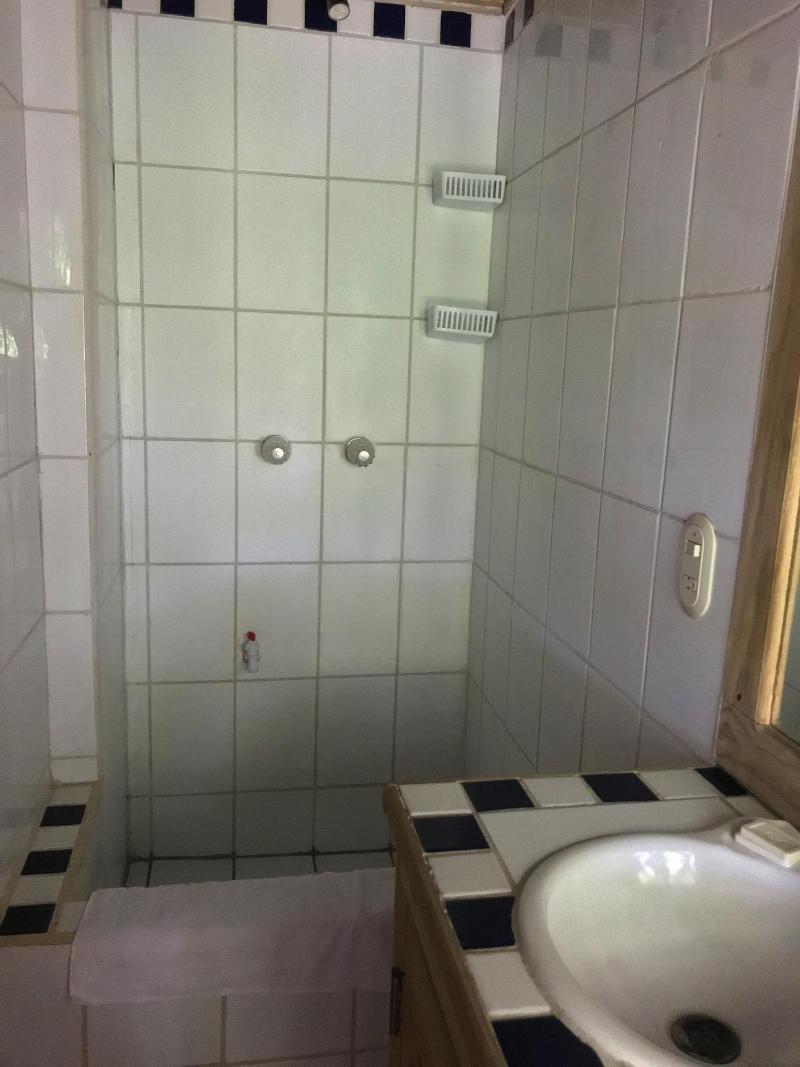 Roatan Bed & Breakfast Apartments image