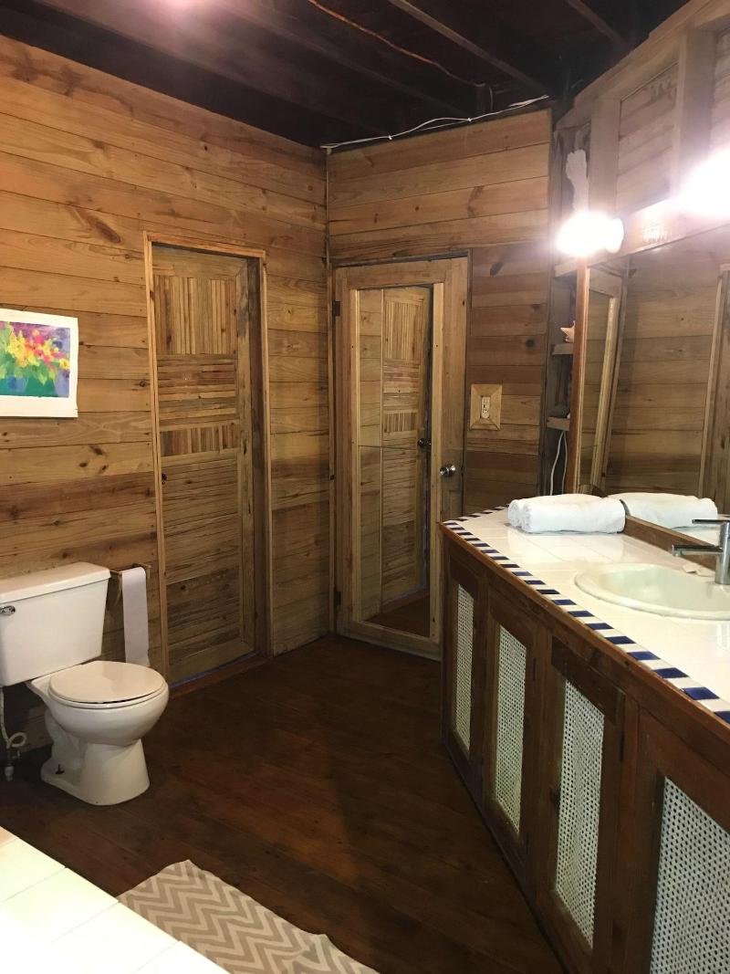 Roatan Bed & Breakfast Apartments image