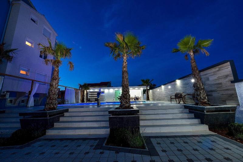 Boutique Apartments Ad Astra image