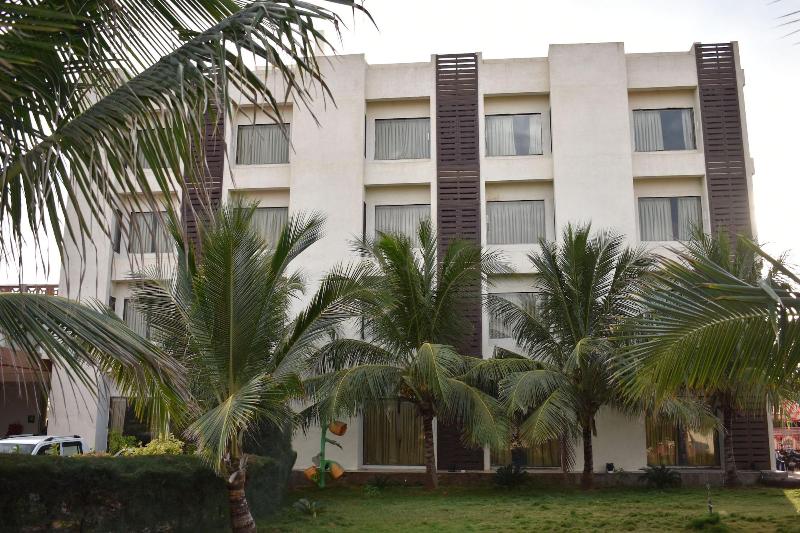 Goverdhan Greens Resort Dwarka image