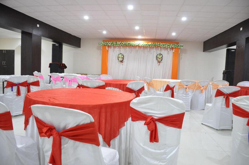 Goverdhan Greens Resort Dwarka image