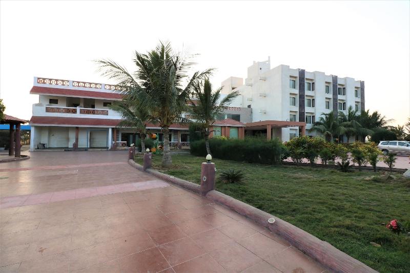 Goverdhan Greens Resort Dwarka image