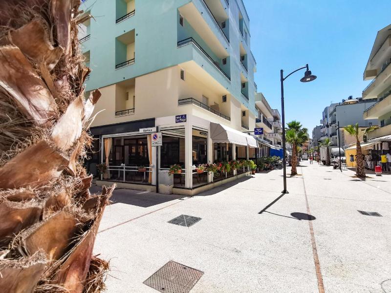 Hotel La Plage image