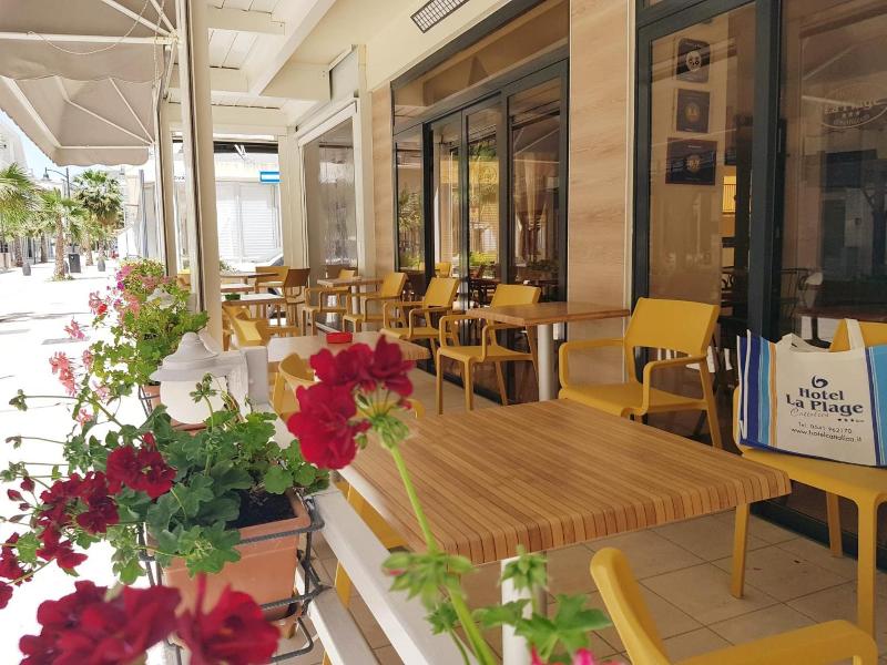 Hotel La Plage image