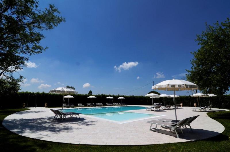 Agriturismo La Pisana image