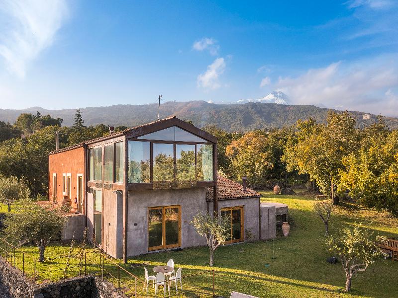 Monaci delle Terre Nere image