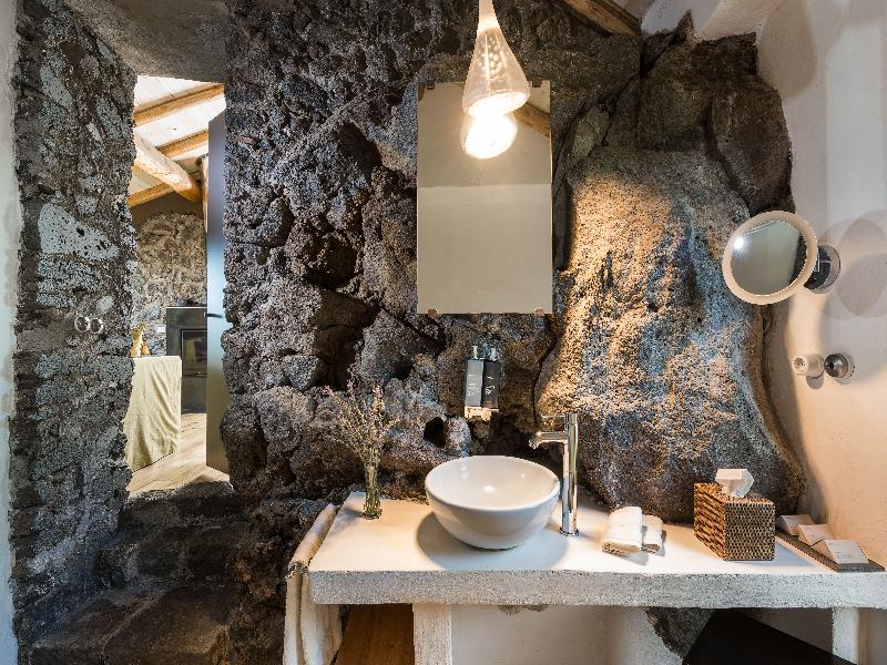 Monaci delle Terre Nere image