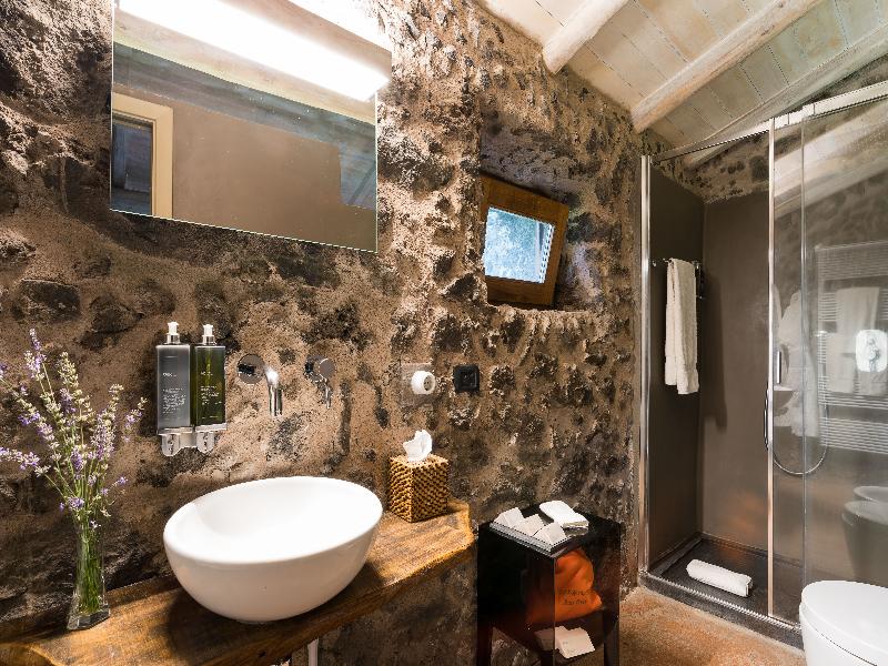 Monaci delle Terre Nere image