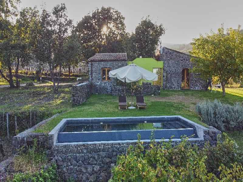 Monaci delle Terre Nere image
